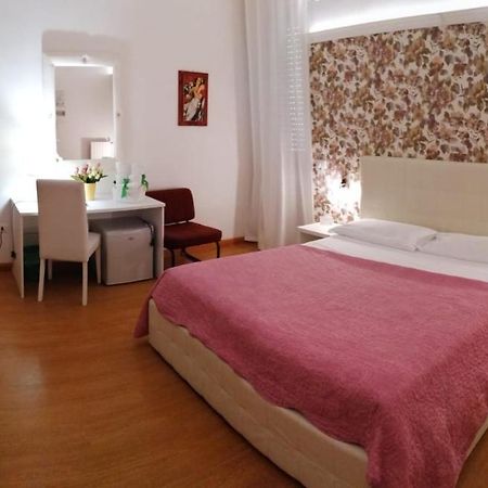 B&B Abatjour - Ambiente Sanificato - Test Antilegionella Assolto 福查 外观 照片
