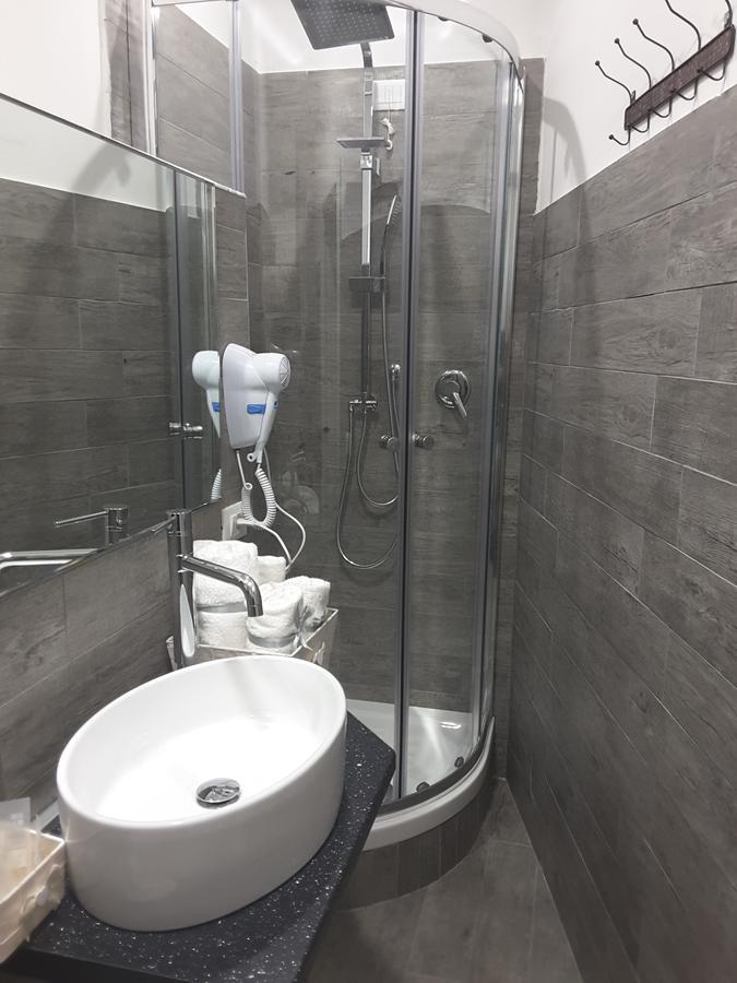B&B Abatjour - Ambiente Sanificato - Test Antilegionella Assolto 福查 外观 照片