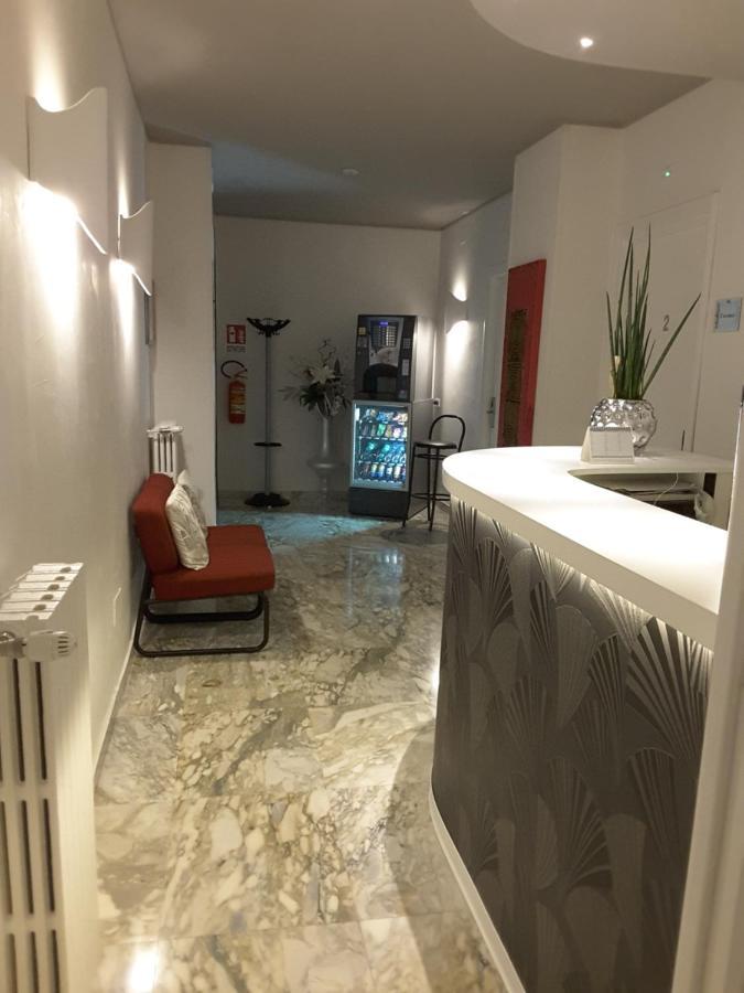 B&B Abatjour - Ambiente Sanificato - Test Antilegionella Assolto 福查 外观 照片